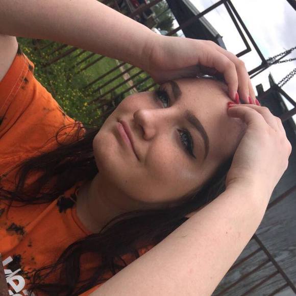 Meet your Posher, Tori - Picture 1 of 1